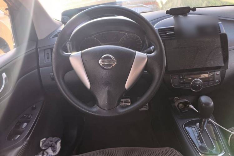 Used Nissan Tiida 2014 1.6L CVT Cool Cafe Edition