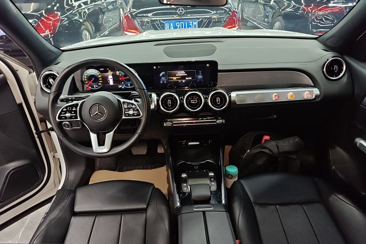 Used Mercedes-Benz GLB 2023 GLB 200 Dynamic Edition Center Console