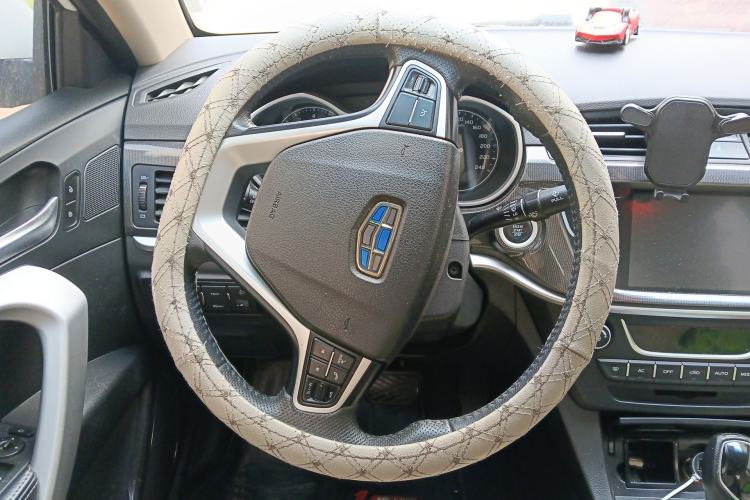 Used Geely Auto Emgrand 2017 Sedan Million Edition 1.5L CVT Upward Version Steering Wheel