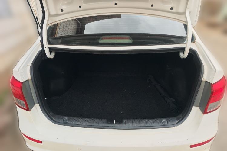 Used Kia K2 2015 Sedan 1.4L MT GLS Trunk