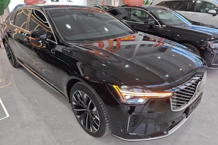 Used Volvo S90 2026 B5 Zhiyuan Luxury Edition