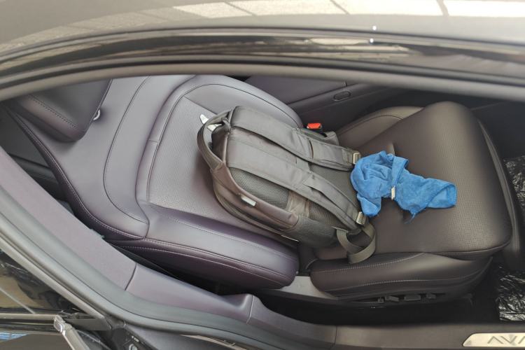 Used Avatr 06 2025 Ultra Pure Electric Edition Right Front Seat