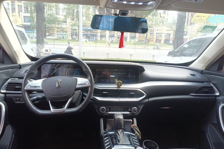 Used Bestune T77 2019 230 TID Automatic Luxury Version National V Center Console