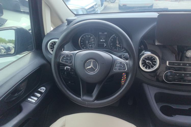 Used Mercedes-Benz Vito 2023 2.0T Elite Version 9 Seats
