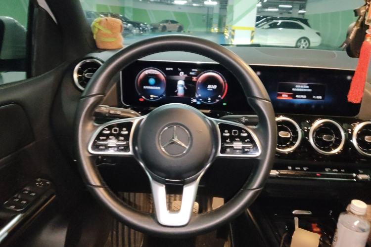 Used Mercedes-Benz B-Class 2020 B 200 Sport Edition Steering Wheel