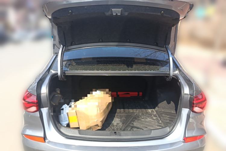 Used Chevrolet Monza 2020 320 Automatic Enjoyment Edition Trunk