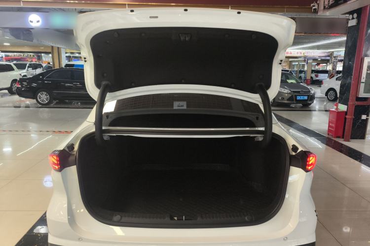 Used Geely Galaxy L6 2023 60km PLUS Trunk