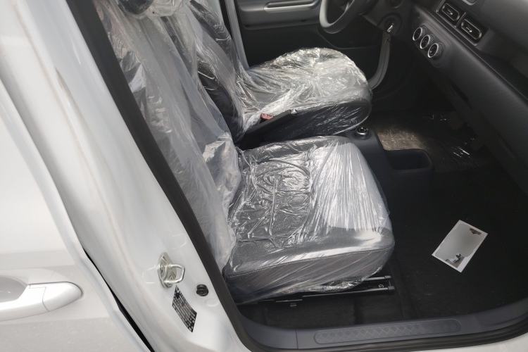 Used Wuling Zhiguang New Energy 2025 Model 305km Ambitious Edition Right Front Seat