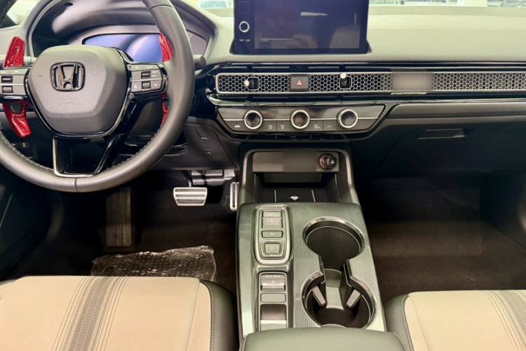 Used Honda Civic 2023 HATCHBACK 2.0L eHEV Extreme Control Edition Interior 3
