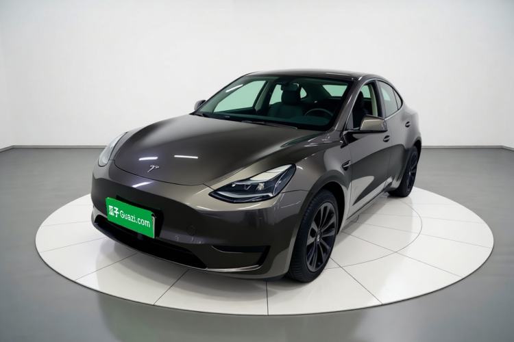 Tesla Model Y 2022 Rear-Wheel-Drive Version مستعملة