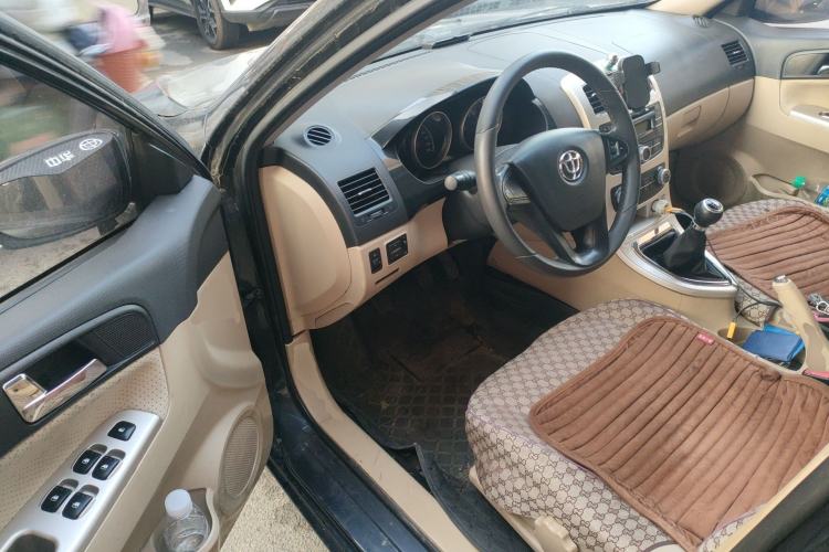 Used Brilliance H330 2013 1.5L Manual Luxury Model Driver Seat