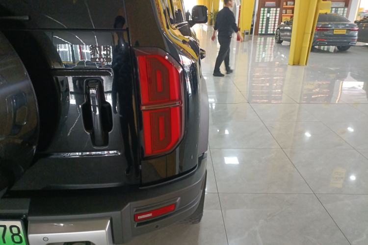 Used Formula Leopard 5 2023 Explore Edition Exterior 3