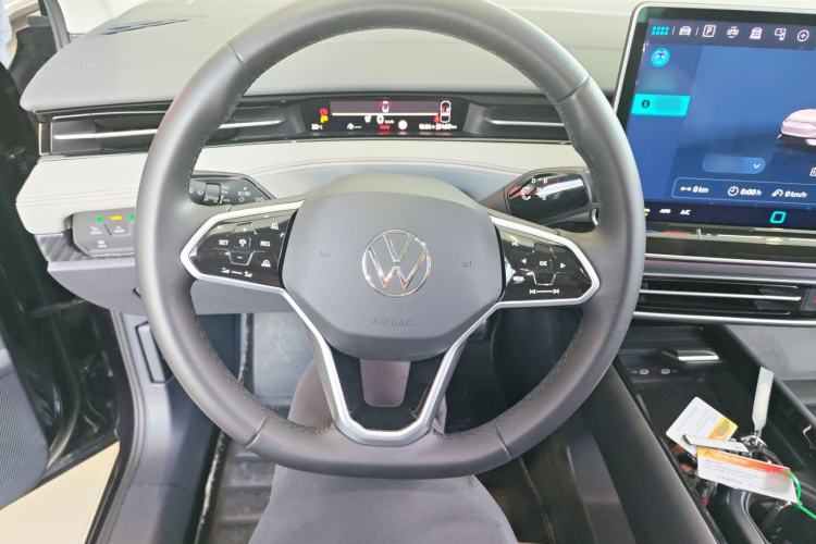 Used Volkswagen ID.7 VIZZION 2024 AIR model Steering Wheel