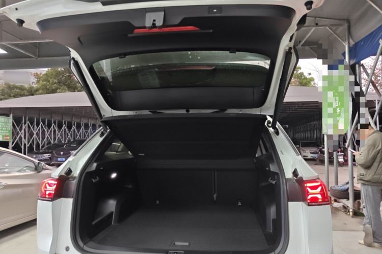 Used Volkswagen Tavendor 2023 380TSI All-Wheel Drive R-Line Journey Edition
