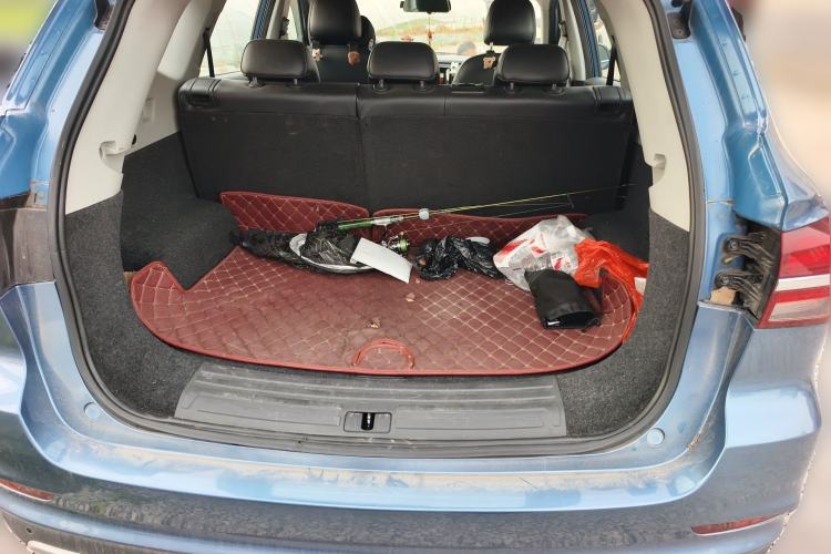 Used Roewe RX5 2016 20T Two-Wheel Drive Automatic Internet Smart Edition Trunk