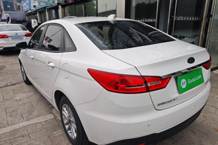 Used Ford Escort 2019 Revised 1.5L Automatic ZhiXiang Version (Tire Pressure Monitoring) China VI Standard Rear Left 45 Deg