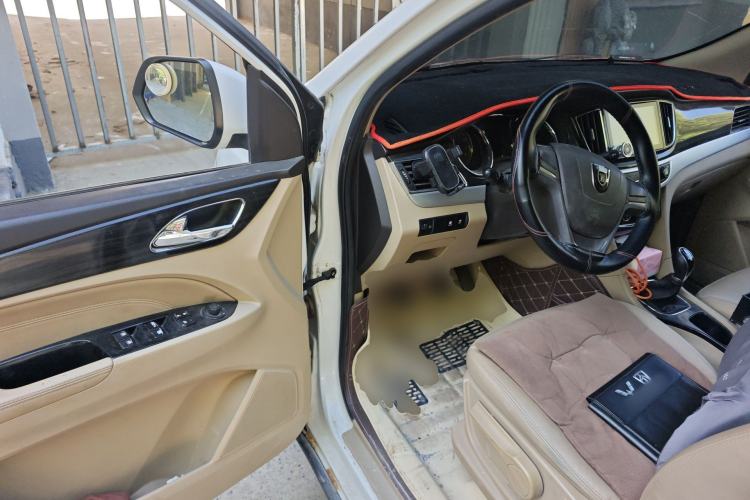 Used Baojun 730 2016 1.5L Manual Comfort Version 7 Seats China V Emission Standard Driver Seat