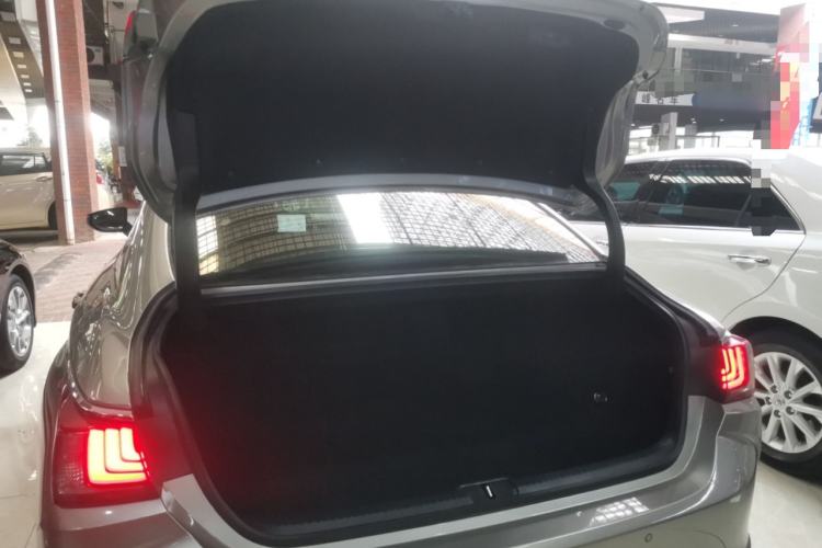 Used Lexus ES 2022 200 Excellence Edition
