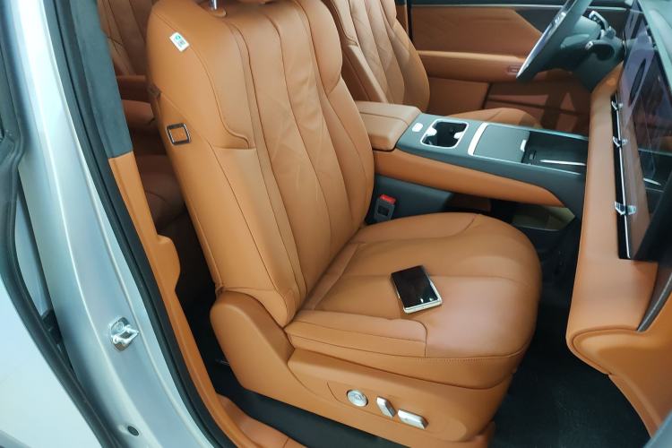 Used Buick Envision Family 2026 Luxury Edition Right Front Seat