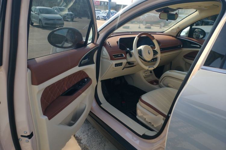 Used ORA Good Cat 2023 401 km Standard Range Premium Version Lithium Iron Phosphate
