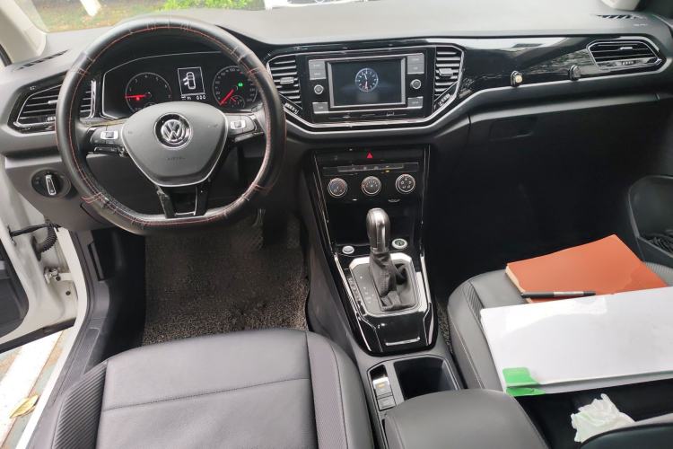 Used Volkswagen T-ROC 2018 280TSI DSG Two-Wheel-Drive Comfort Version China V Standard Center Console