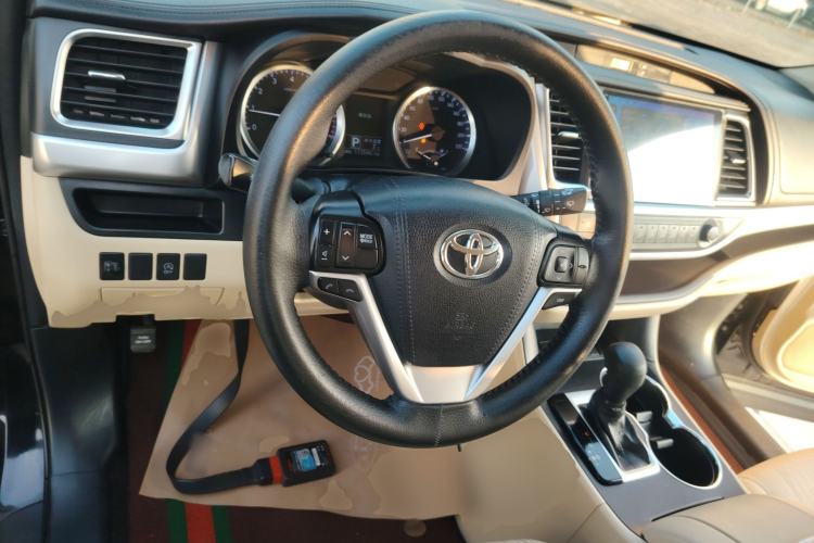 Used Toyota Highlander 2018 2.0T Two-Wheel Drive Elite Edition 7 Seats Emission Standard China V
