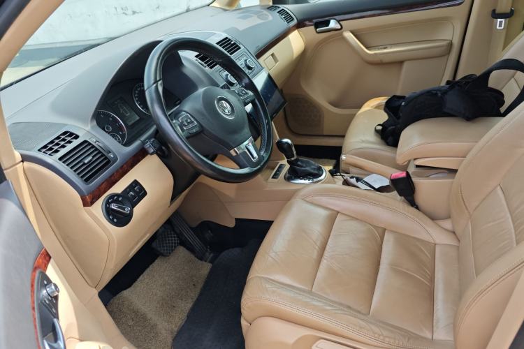 Used Volkswagen Touran 2011 1.4T DSG ZhiZhen Edition 7-Seater