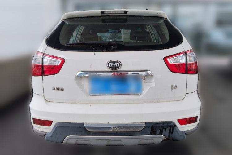 Used BYD S6 2014 2.0L Manual Luxury 5-Seater Rear