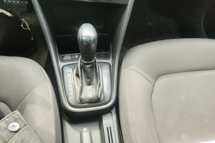 Used Volkswagen Santana 2019 1.5L Automatic Fashion Edition China VI Gear Lever