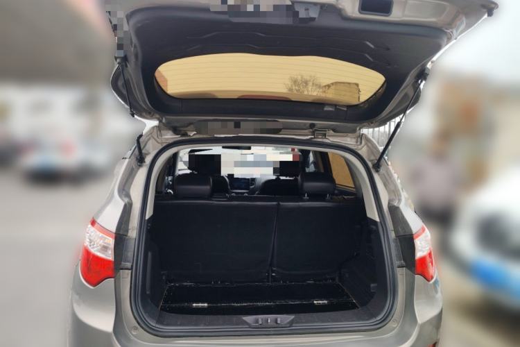 Used CHANGAN CS35 2015 1.6L Automatic Luxury Model China IV Standard Trunk