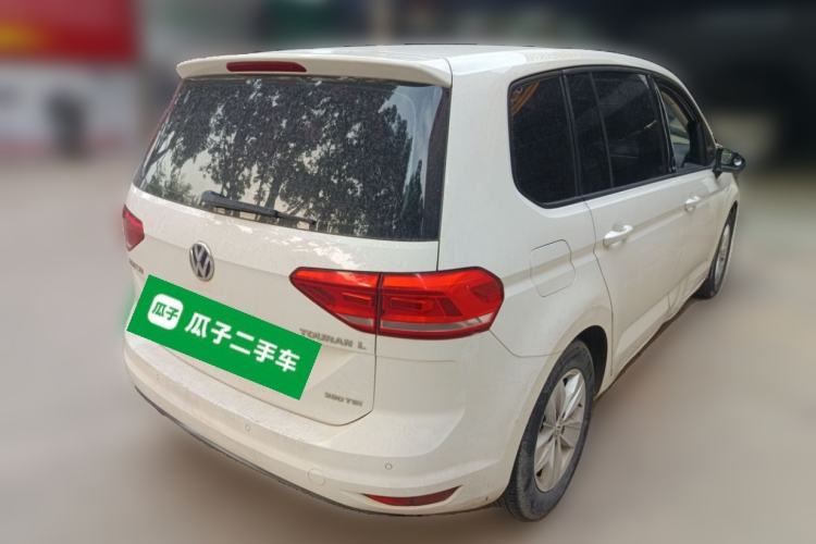 Used Volkswagen Touran 2016 Volkswagen Touran L 280TSI Manual Trend Edition
