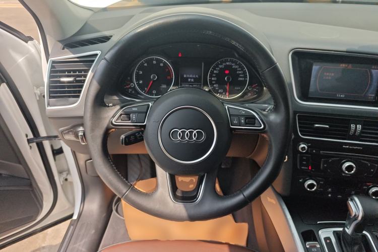 Used Audi Q5 2016 40 TFSI Technology Edition Steering Wheel