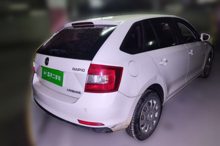 Used Skoda Rapid Spaceback 2016 Revised Version 1.6L Manual Front-Drive Edition Rear Right 45 Deg