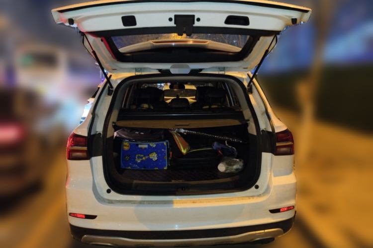 Used Roewe RX5 2016 20T Two-Wheel Drive Automatic Internet Smart Edition Trunk