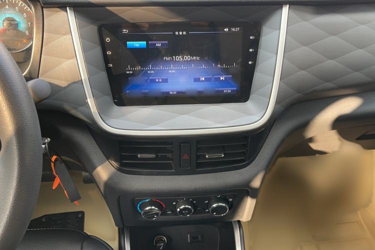 Used SRM Gold Hiace 2024 2.0L Travel Lion 9-Seater Central Air Conditioning
