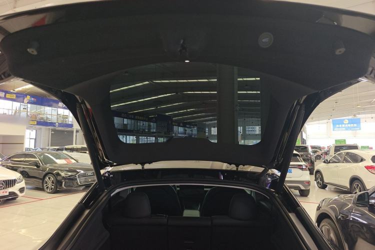 Used Tesla Model Y 2025 Rear-Wheel-Drive Version
