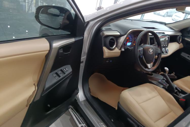 Used Toyota RAV4 2013 2.0L CVT Two-Wheel Drive Urban Edition
