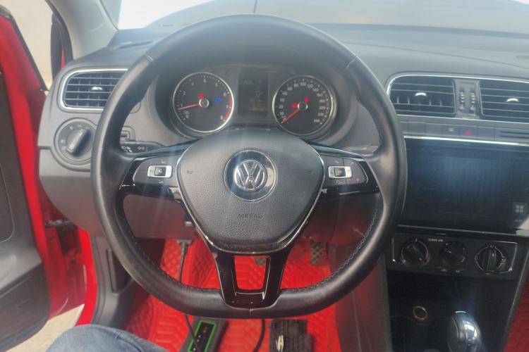 Used Volkswagen Polo 2016 1.6L Automatic Comfort Model Steering Wheel
