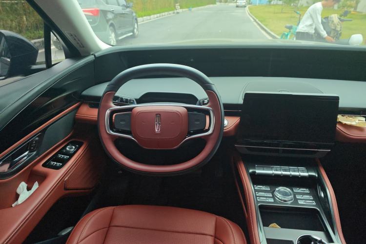 Used Lincoln Nautilus 2025 Model, Facelifted 2.0T Four-Wheel-Drive Zunyi Hybrid Version Steering Wheel