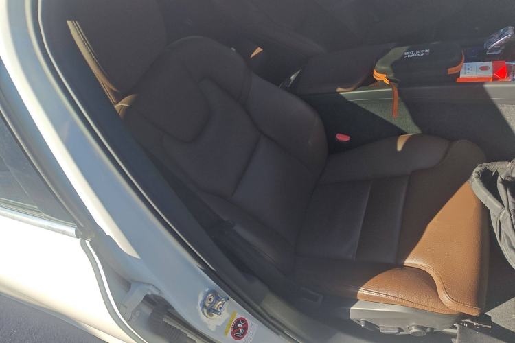 Used Volvo S60 2024 B4 Zhiyuan Luxury Edition