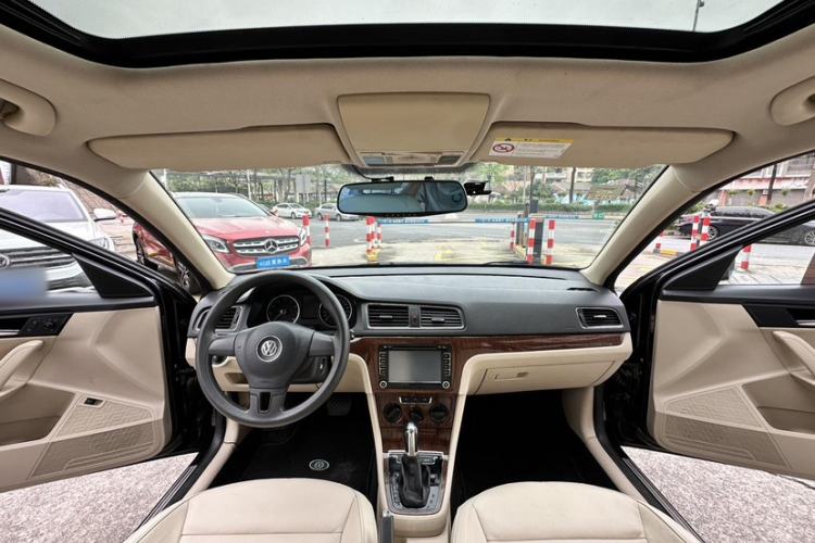 Used Volkswagen Lavida 2013 Restyled Classic 1.6L Automatic Comfort Edition Interior 10