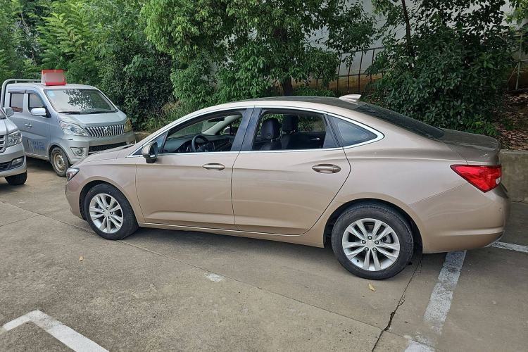 Used Buick Verano 2019 Sedan 20T Dual-Clutch Luxury Model
