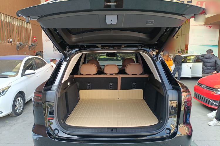 Used Chery Tiggo 8 L 2024 2.0T Two-Wheel Drive Luxury Edition 5 Seats
