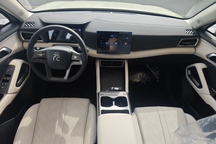 Used BYD Yuan UP 2025 Model 301KM Leading Version Center Console
