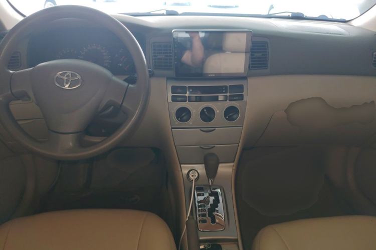 Used Toyota Corolla EX 2011 1.6L Automatic Classic Edition Center Console