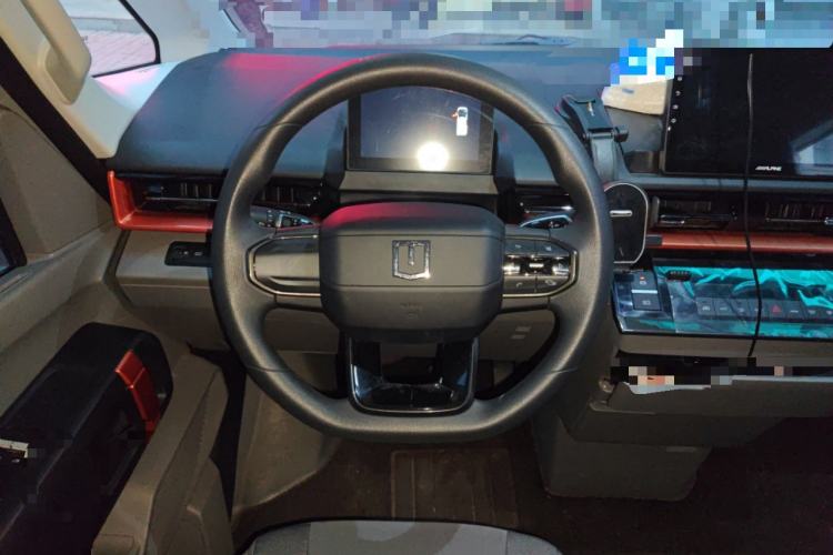 Used Farizon Super VAN 2025 Yucheng Action-Pak, Short-Axle 68kWh ZhiXin, 5-seater
