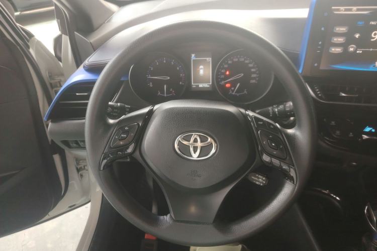 Used Toyota C-HR 2018 2.0L Leading with Sunroof China VI Standard
