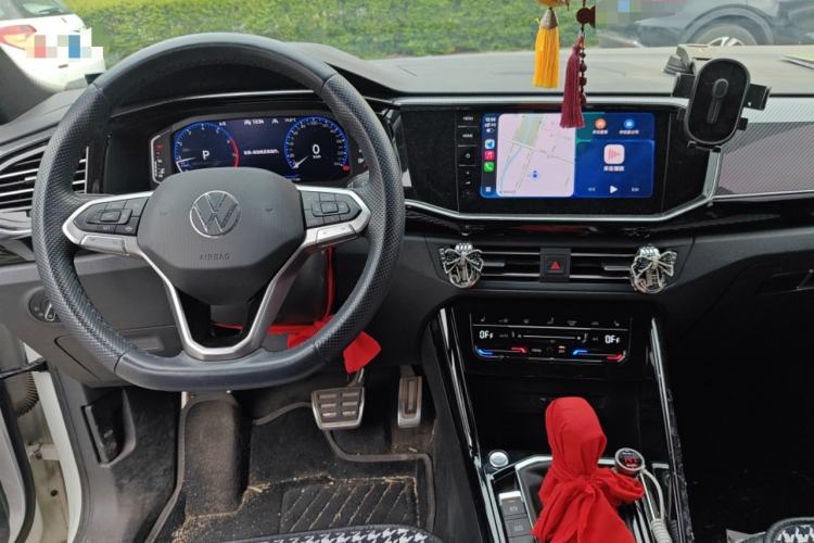 Used Volkswagen Tayron X 2020 330TSI Two-Wheel Drive Flagship Smart Connectivity Version Center Console