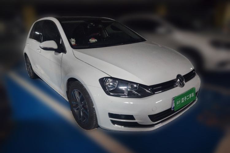 Used Volkswagen Golf 2016 230TSI Automatic Luxury Version Front Right 45 Deg