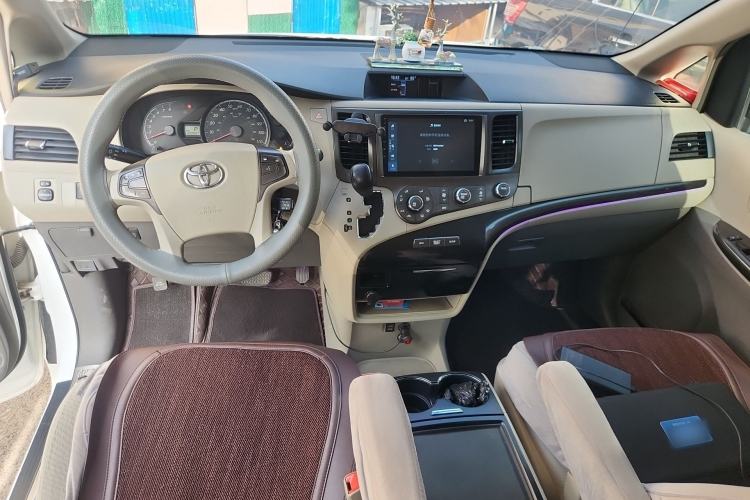 Used Toyota SIENNA 2011 2.7L Two-Wheel-Drive Automatic Trim Center Console